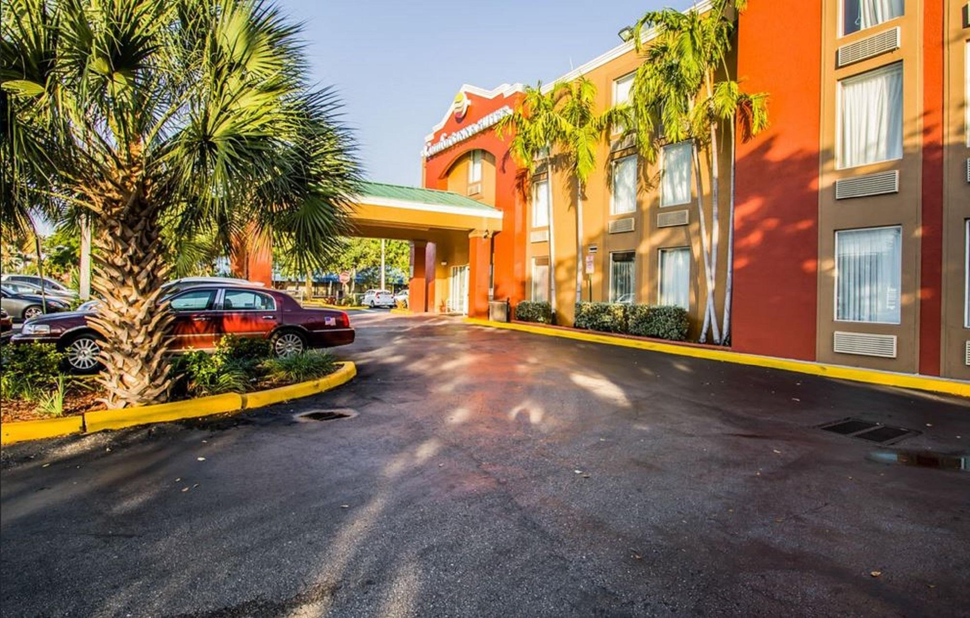 Comfort Inn & Suites Fort Lauderdale West Turnpike Lauderdale Lakes Eksteriør billede