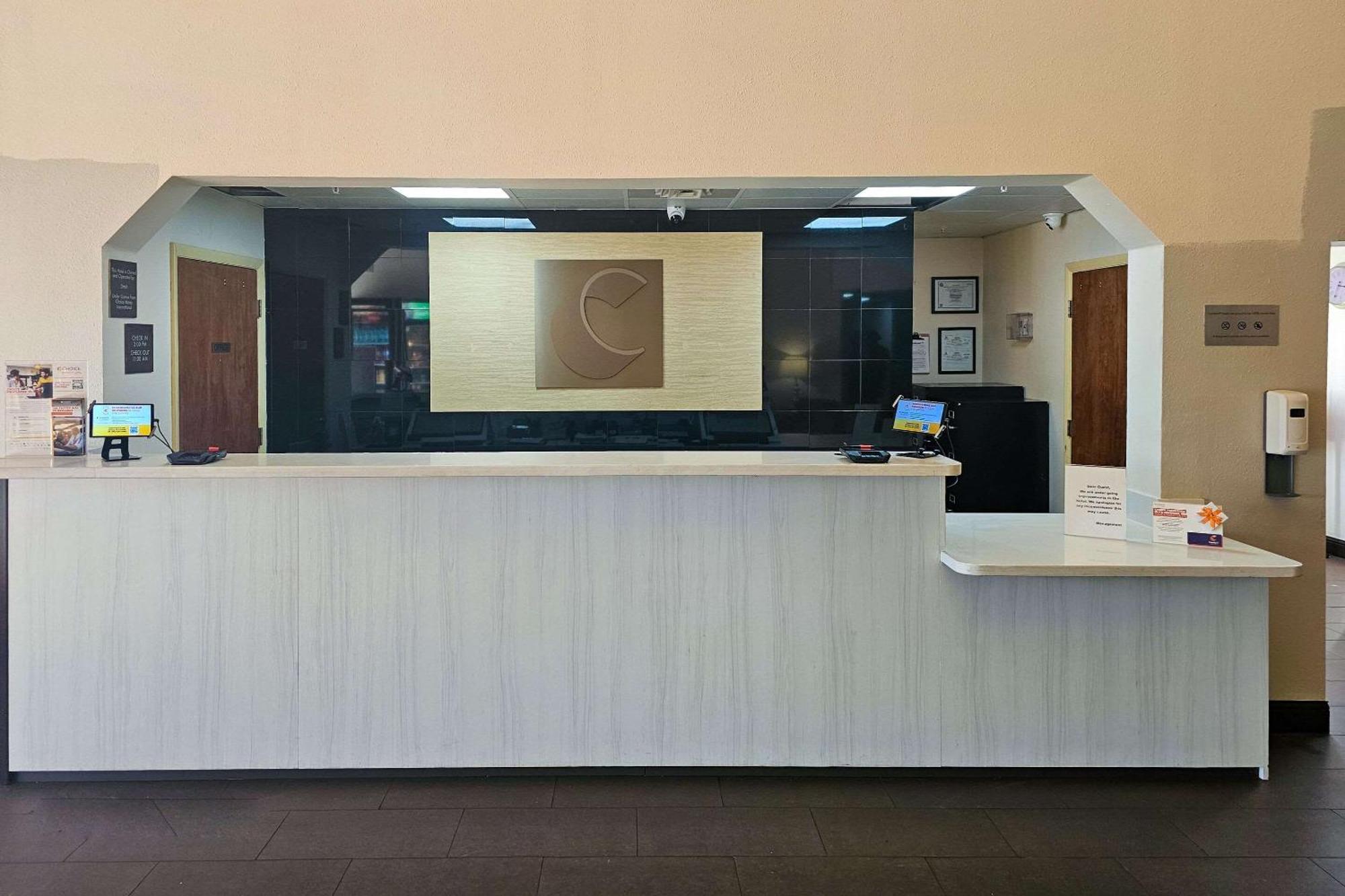 Comfort Inn & Suites Fort Lauderdale West Turnpike Lauderdale Lakes Eksteriør billede